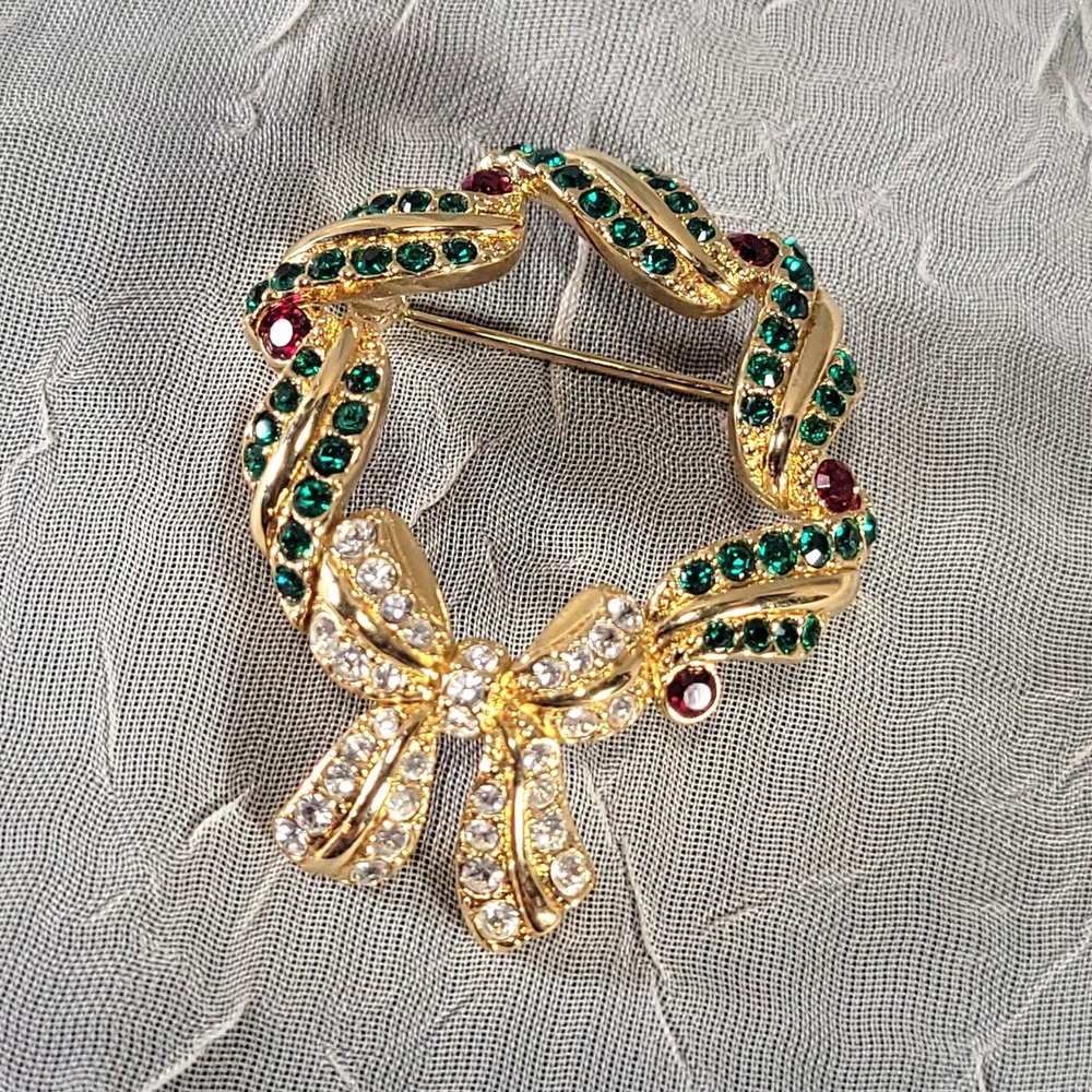 Monet Christmas Wreath Brooch Women Gold Green Red Rhinestone Bow Vintage